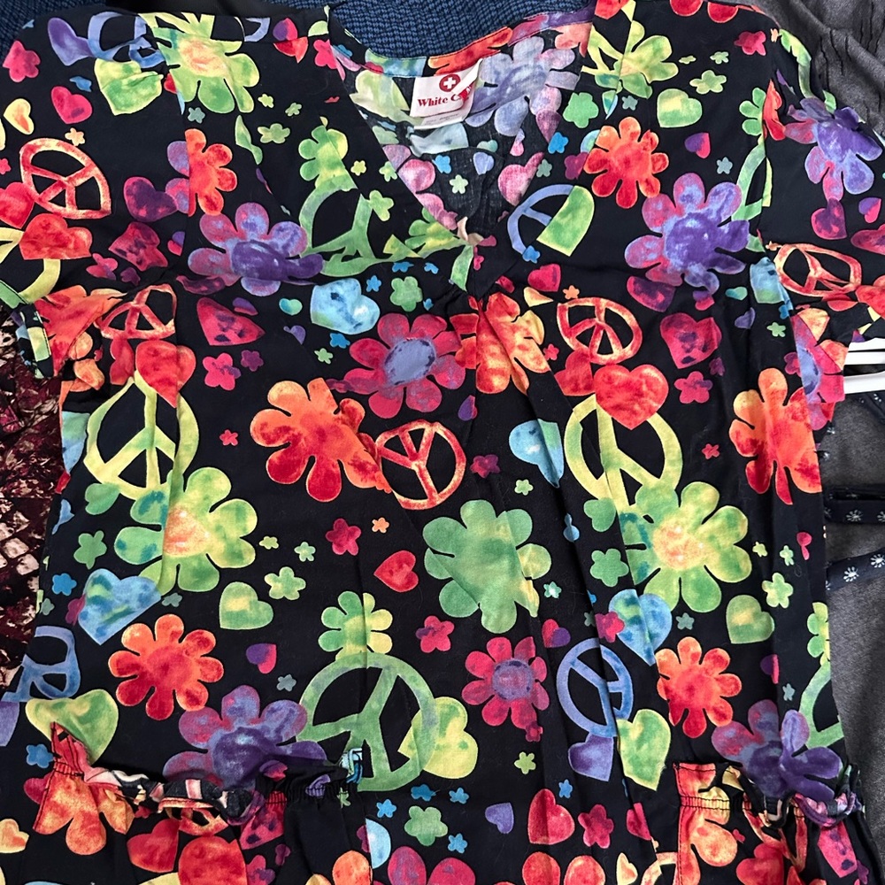 Scrub top
